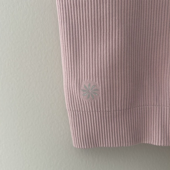 Cute Athleta Top - Picture 3 of 3